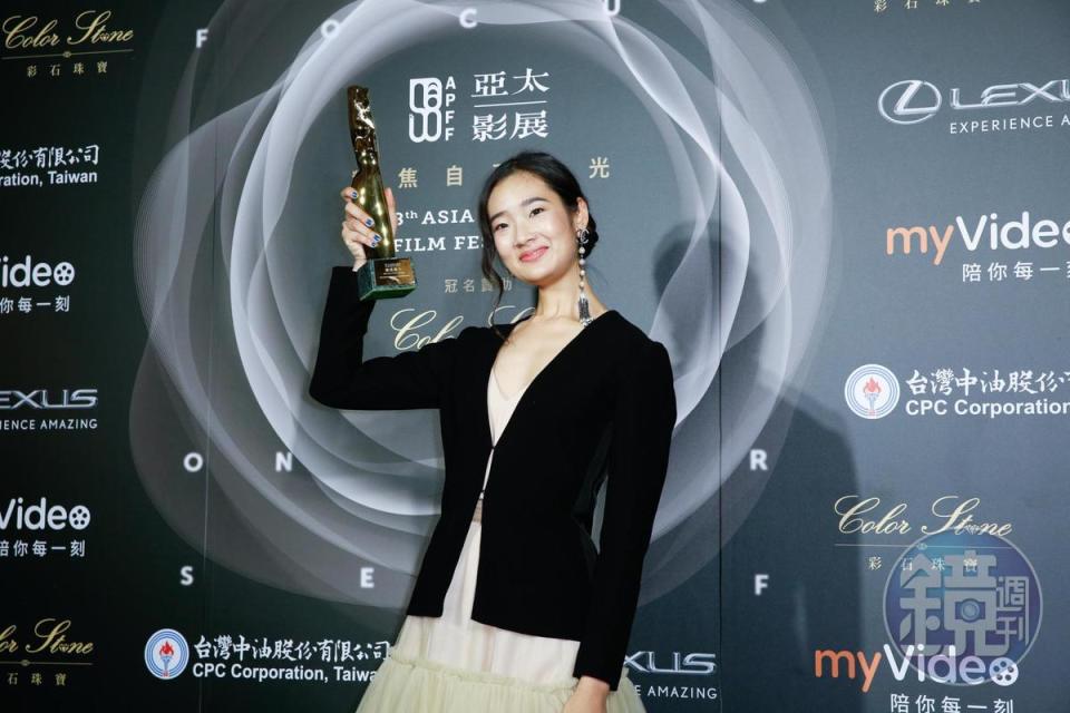 茱蒂蒙瓊查容蘇因憑 《模犯生》 的天才學生角色獲得最佳新人獎，她的下一部作品據悉會是華語電影。