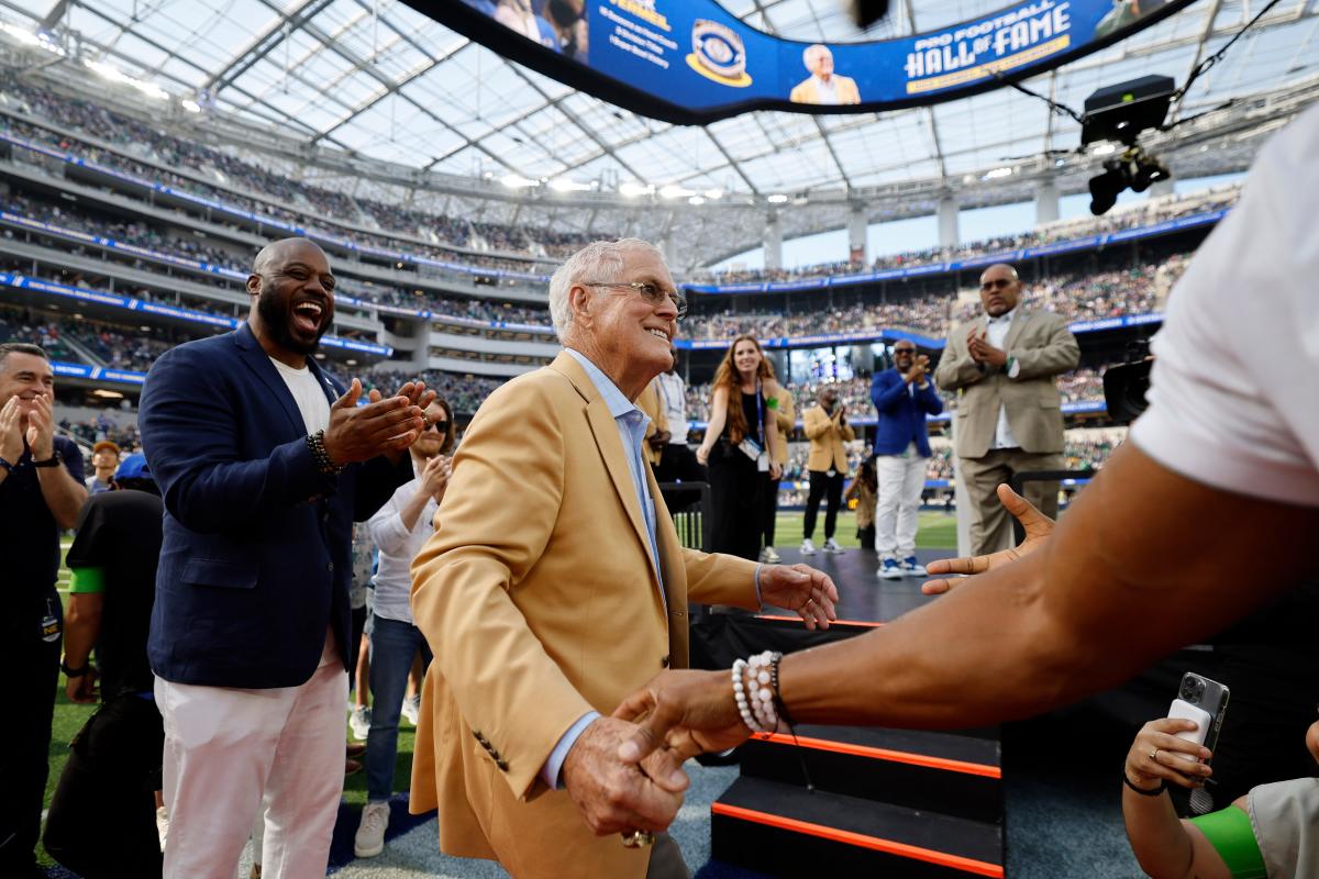 Former St. Louis Rams Head Coach Dick Vermeil elected to Pro Football HOF;  Torry Holt comes up short