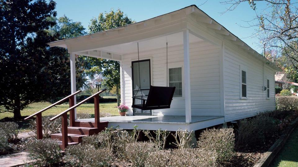 elvis presley birthplace