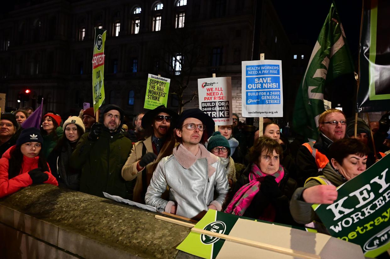 Downing street, January 16 2023. London, UK. Unions the workers, and lower class workers defend the right to strike & the right. Protest over a living wage from a government that tries to use divide & govern & racism to divide our resistance. Credit: See Li/Picture Capital/Alamy Live News