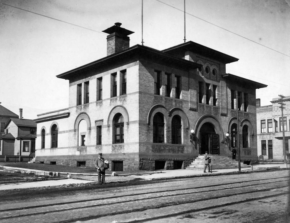 A view of the old U.S. Post office when it was located at 8th and Jefferson. The structure was built in the 1880s and was replaced by the current U.S. Post Office building on 9th Street in the 1930s