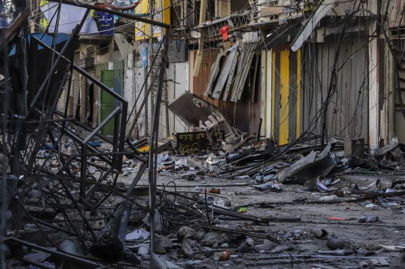 Damages are seen after an Israeli airstrike on the centre of Khan Yunis, south of the Gaza Strip. Mohammad Abu Elsebah/dpa