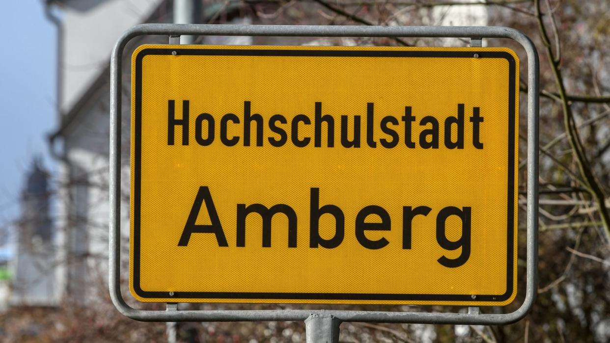 Vier junge Asylbewerber haben in Amberg in der Oberpfalz wahllos Passanten geschlagen und damit eine Debatte über Gewalt von Flüchtlingen ausgelöst. Foto: Armin Weigel