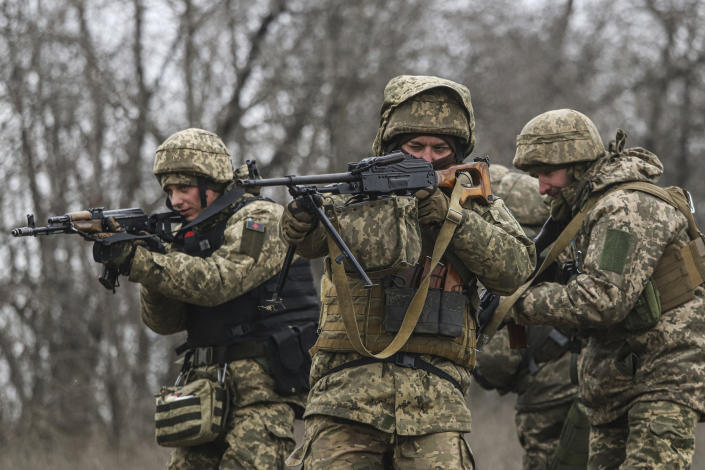 Ukrainian servicemen attend combat training in Zaporizhzhia region, Ukraine, Tuesday, Jan. 24, 2023. (AP Photo/Kateryna Klochko)