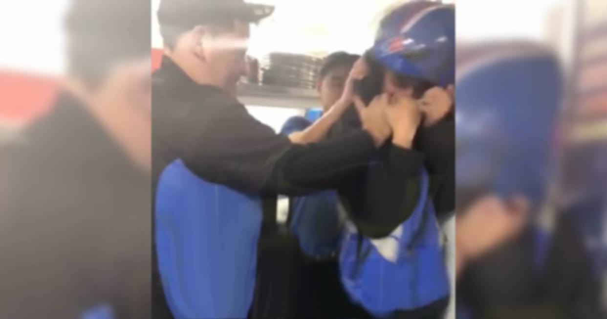 Así es como un gerente de Domino’s Pizza maltrataba a un repartidor. Foto: Captura de video Facebook vía @QUE POCA MADRE Edomex Zona Oriente