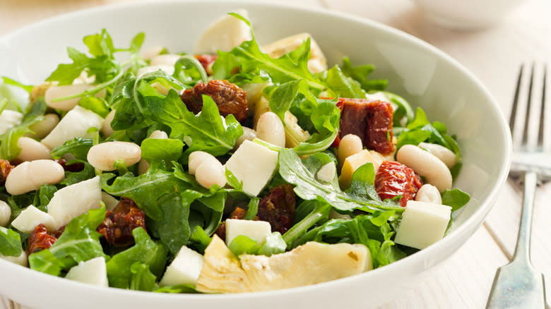 Salad with cannellini beans