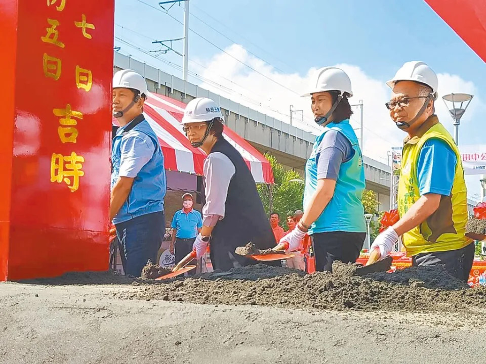 彰化縣田中鎮首座公設民營托嬰中心暨育兒親子館7日動土，預計2026年上半年完工。（葉靜美攝）