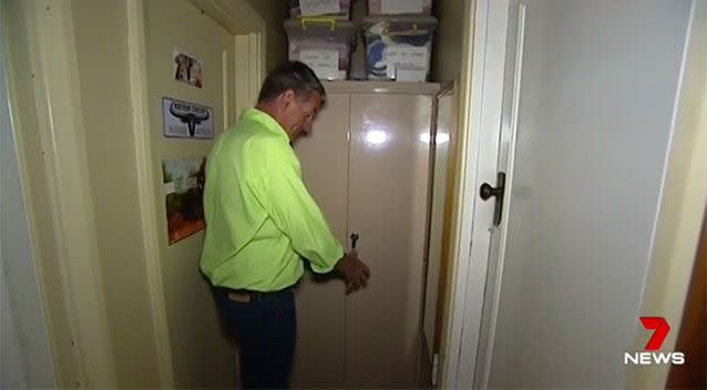 Mr Dunstan convinced the man to surrender before handing him over to police. Source: 7 News