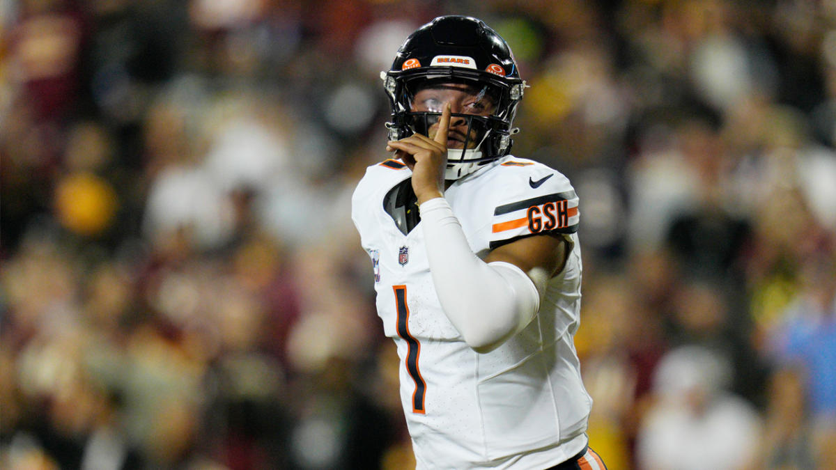 Bears snap count: Why did Justin Fields return after hit to head? – NBC  Sports Chicago