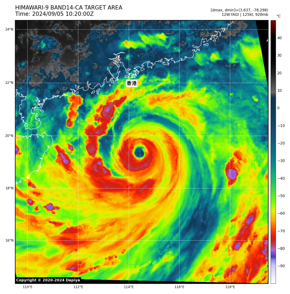 2024 年 9 月 5 日，香港時間下午 6 時 20 分，由向日葵九號（HIMAWARI-9）衛星攝錄的高色調雲圖。圖片所見，摩羯的環流開始影響本港。 (dapiya.top)