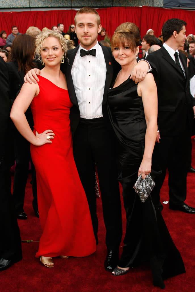 Ryan Gosling with his sister Mandi (L) and mother Donna at the 79th Annual Academy Awards on February 25, 2007 in Los Angeles, California.