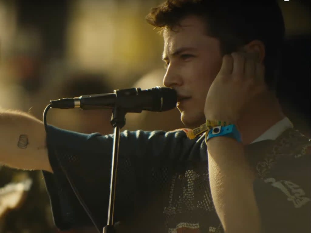 Dylan Minnette Coachella (Screengrab)