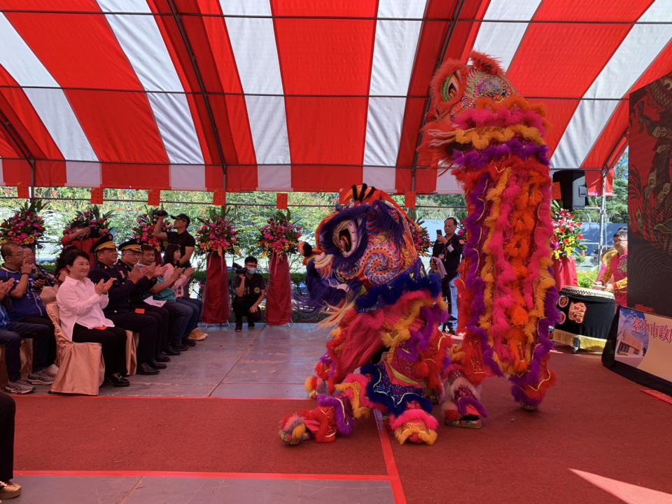 祥獅獻瑞祈求順利平安。(記者謝榮浤翻攝)