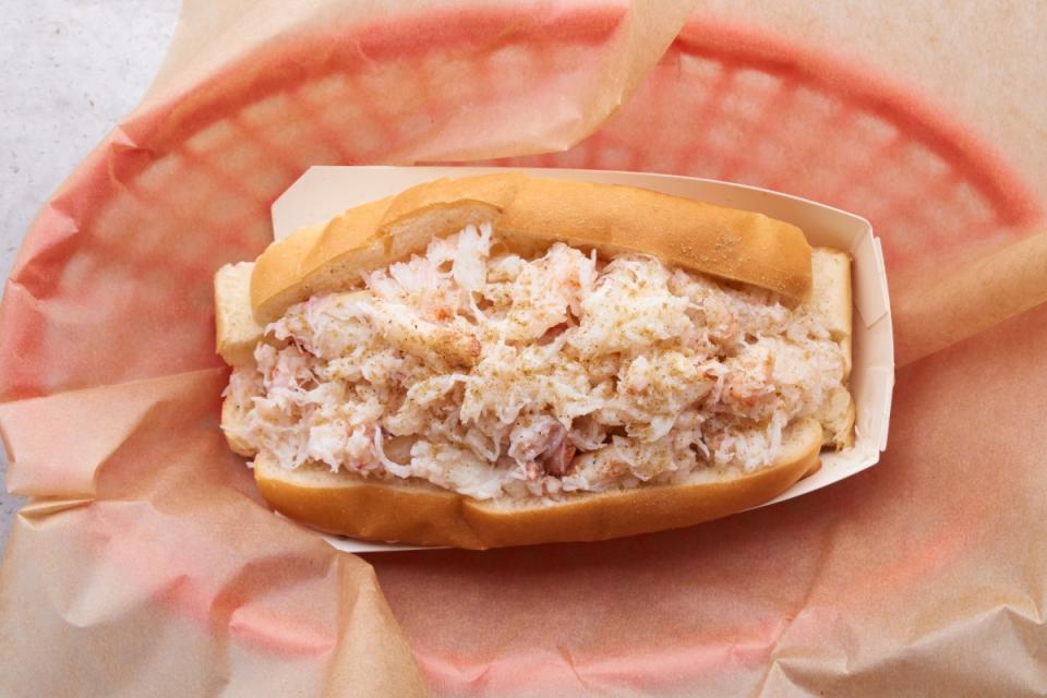 Classic Crab Roll in a basket. (PHOTO: Luke’s Lobster Singapore)