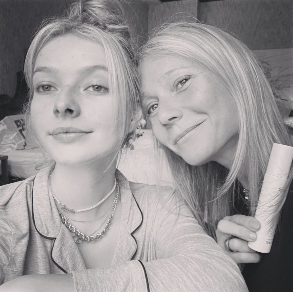 Apple Martin poses with her mom, Gwyneth Paltrow. (Photo: Instagram)