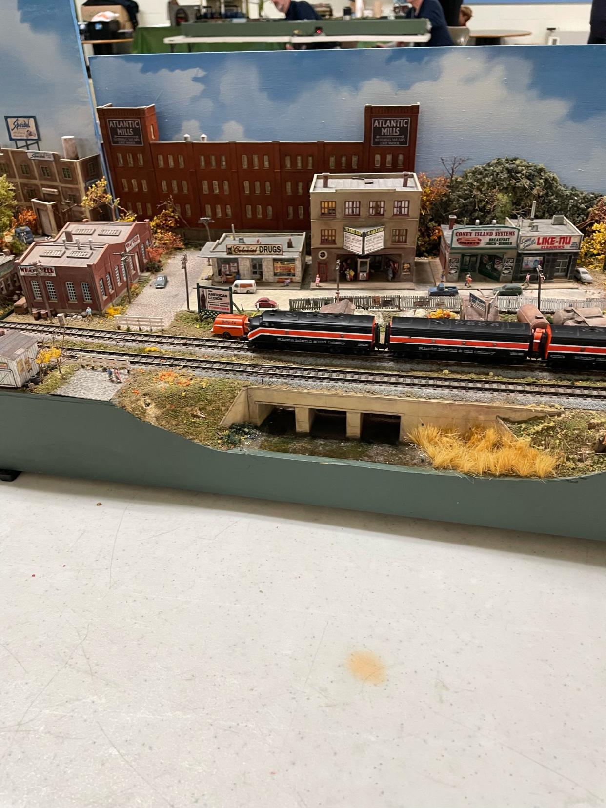 Little Rhody Division will be giving visitors to the Middletown Public Library on Saturday, April 27, a look at model trains in the 21st century. The display will include a T-trak Rhode Island-Old Colony Railroad, N-scale.