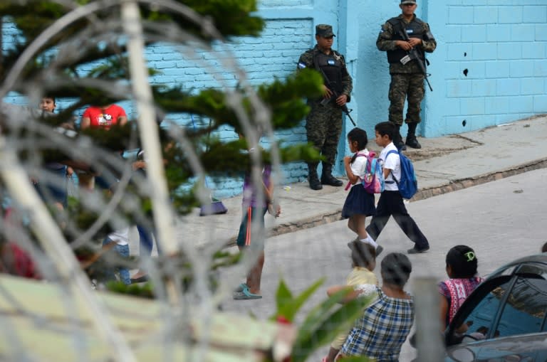 A shoot-out in February between members of the Mara Salvatrucha (MS-13) and the "Combo que no se Deja" gangs left one teacher and four students injured at the school in Sagastume