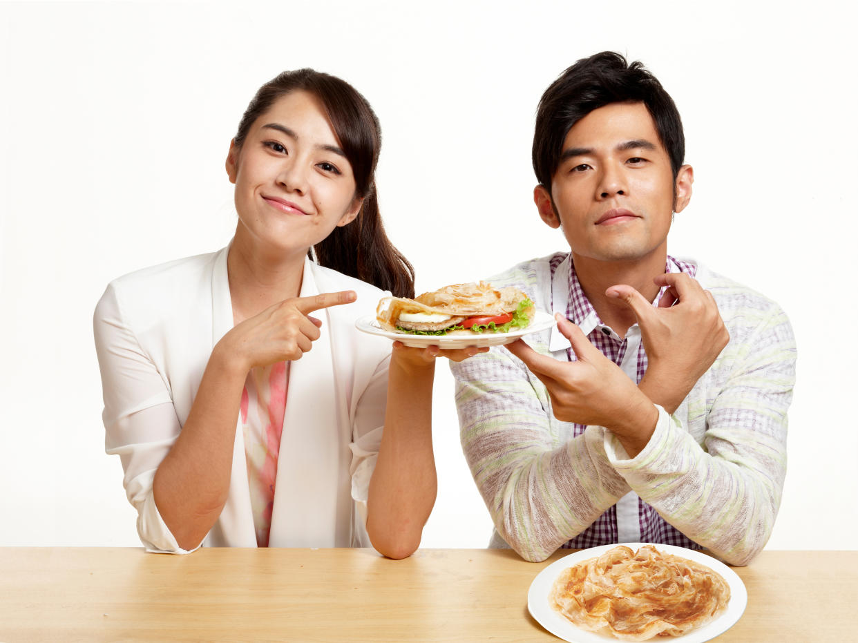 Liang Sandwich Bar’s celebrity endorsers Meng Li (left) and Jay Chou. (PHOTO: Liang Sandwich Bar)