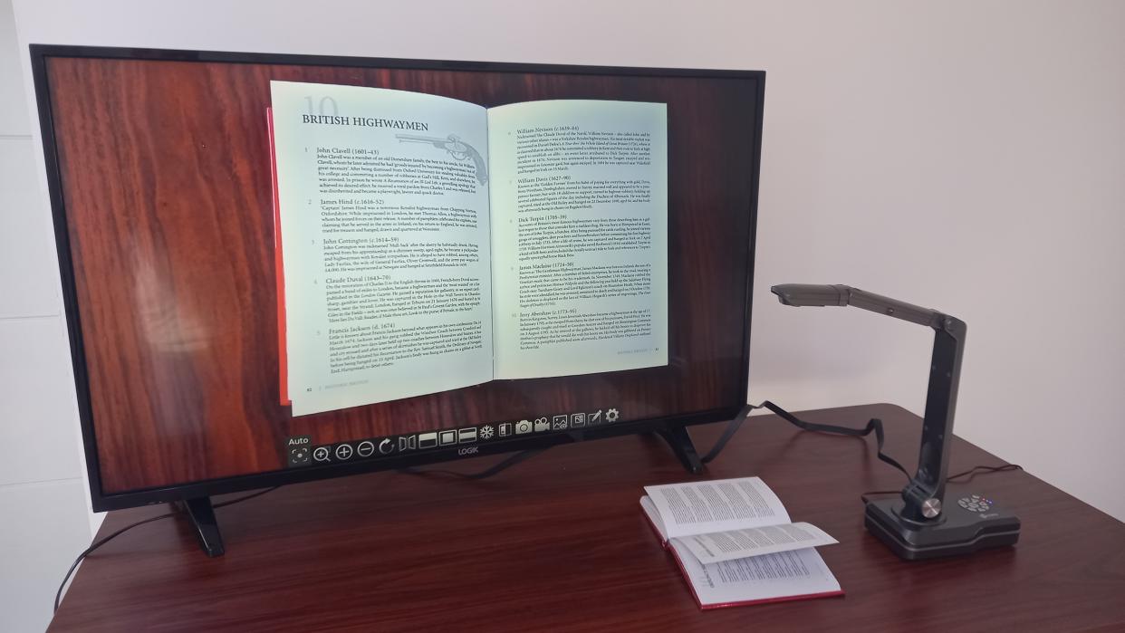  Joyusing document camera streaming magazine pages to TV. 