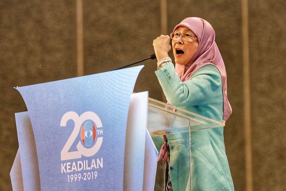Datuk Seri Wan Azizah speaks during the 2019 PKR Women Congress in Melaka December 6, 2019. ― Picture by Ahmad Zamzahuri
