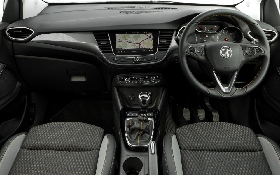 2017 Vauxhall Crossland X dashboard layout 