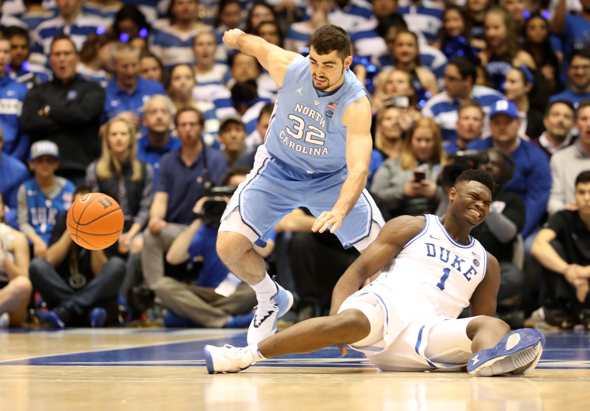 North Carolina cruises past Duke after Zion Williamson injures knee, splits shoe in half