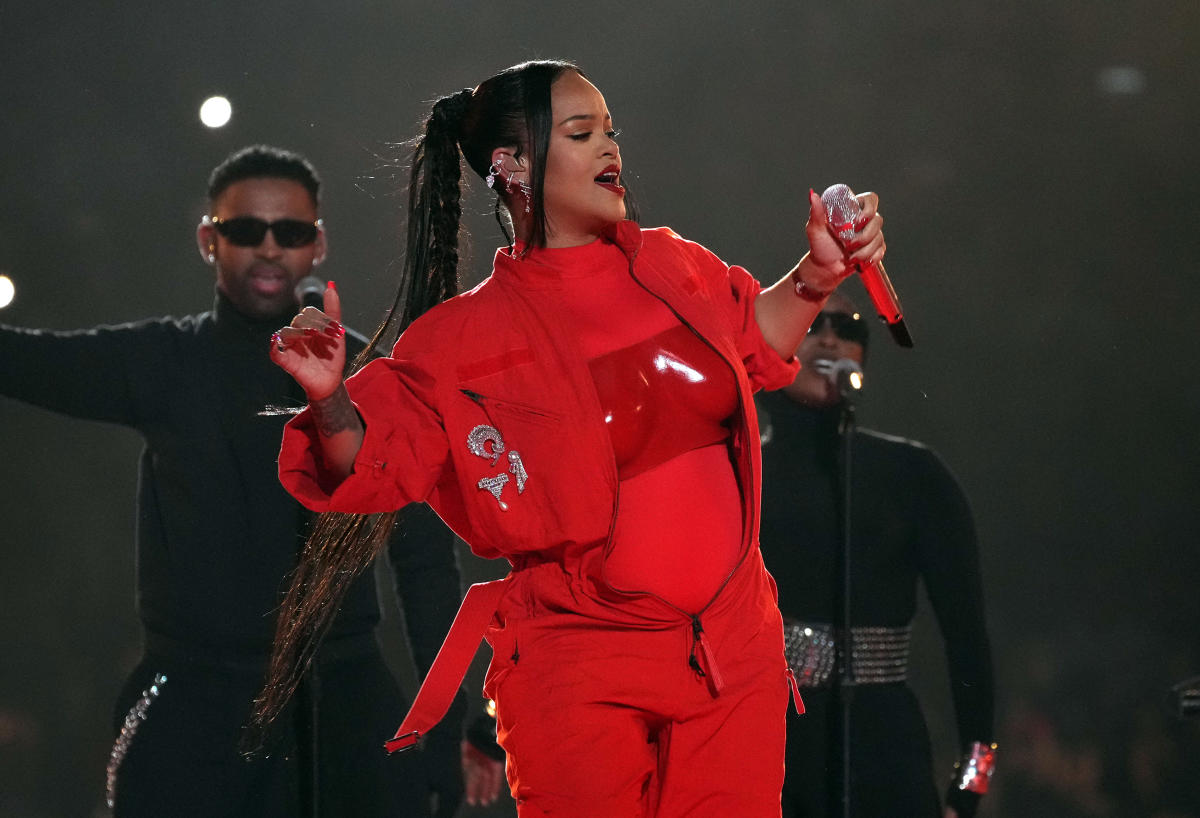 Rihanna to Perform at Super Bowl Halftime - The New York Times