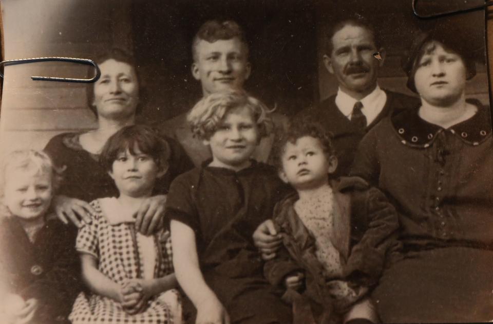 Bill Hoysic, bottom right, was 3 years old in this family photo taken in 1928.