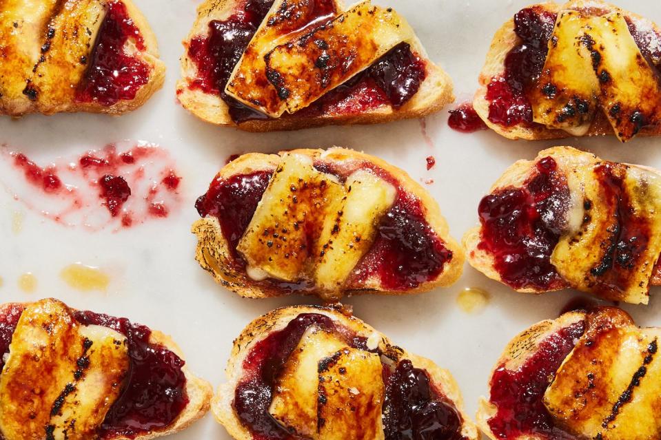 bruleed brie crostini with cherry jam