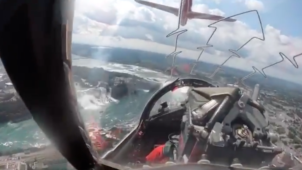 Breathtaking views over Niagara Falls - video by Circus 6, Cpl Paul Scottney, from the Red Arrows.