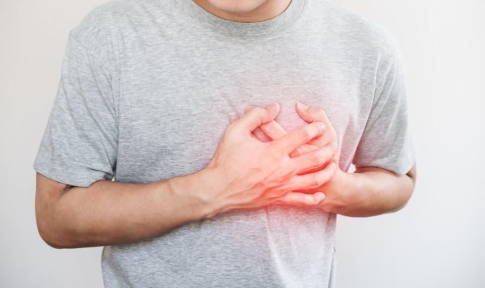 Heart attacks and strokes typically occur when blood flow to the heart or brain is blocked. Someone has a heart attack every 40 seconds in the US. SasinParaksa – stock.adobe.com