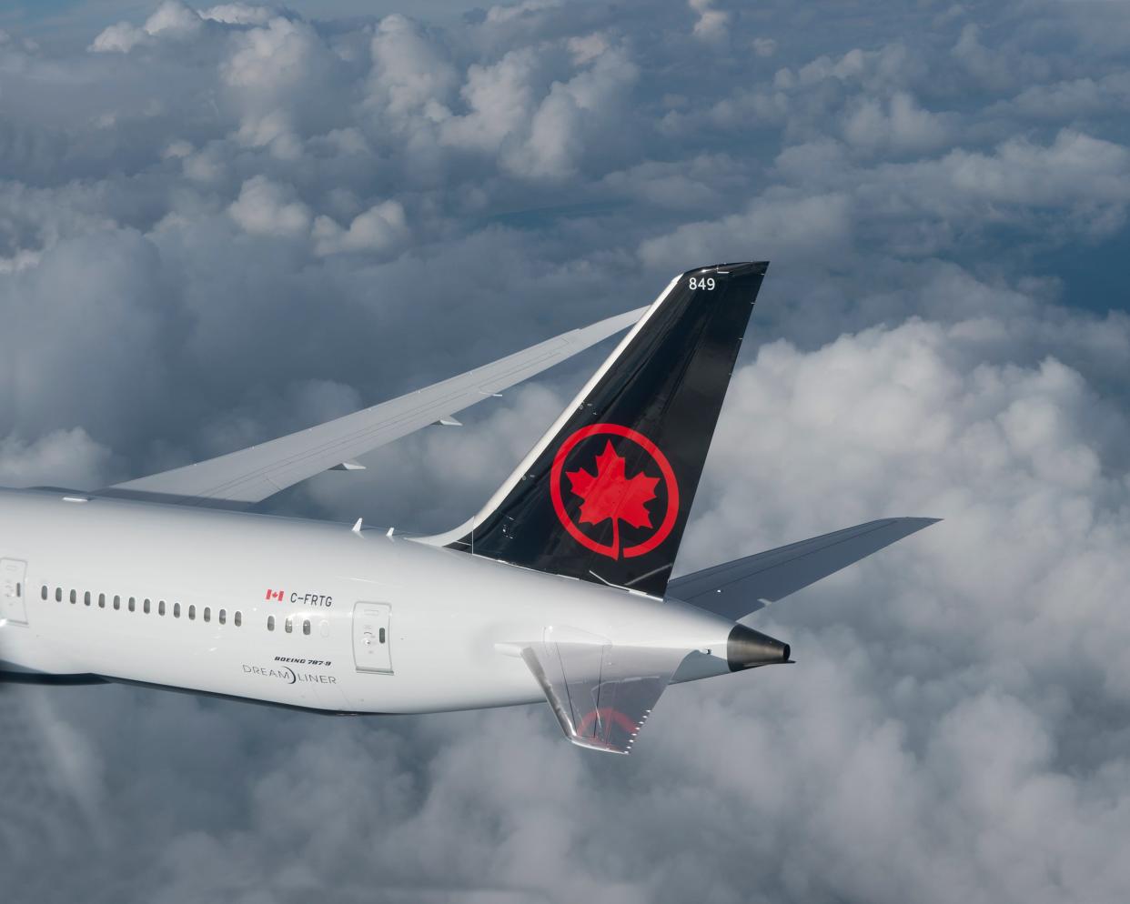 Air Canada announced a summer trans-border schedule with up to 220 daily flights between the USA and Canada as of Aug. 9.