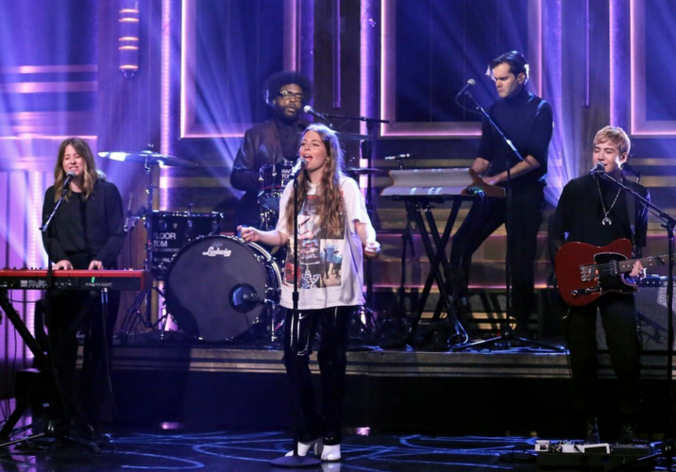 Maggie Rogers and Questlove on Fallon, photo by Andrew Lipovsky/NBC