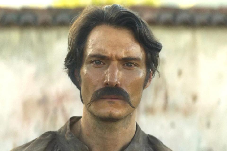Claudio Cataño interpreta al Coronel Aureliano Buendía en la adaptación de Netflix de la novela 'Cien años de soledad' (Netflix)