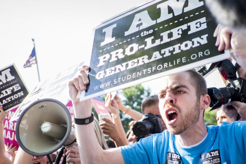 SCOTUS strikes down strict Texas abortion law