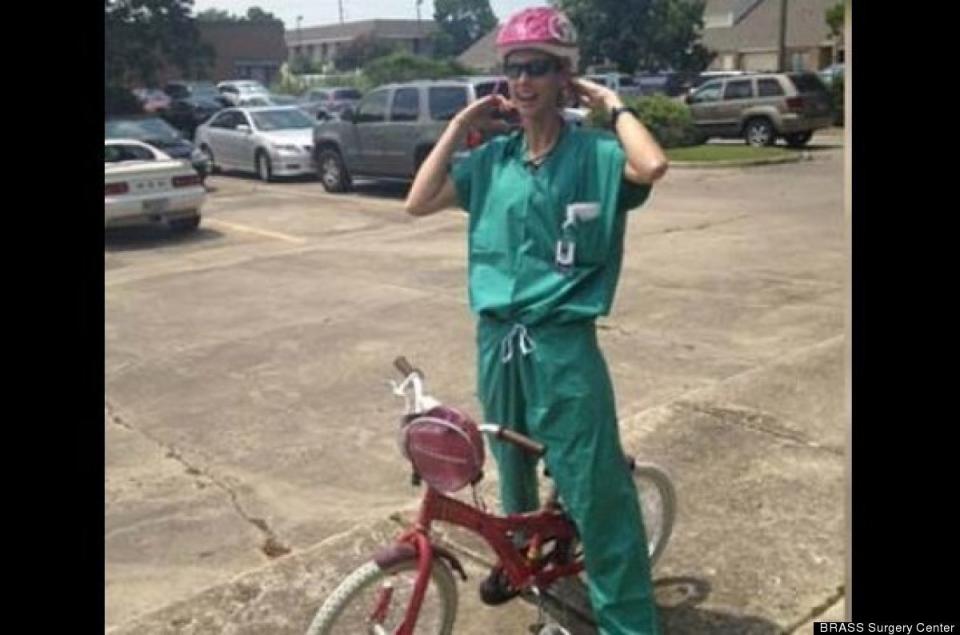 When a traffic jam kept surgeon Catherine Baucom from driving to work to meet a patient, she borrowed the bike of a 7-year-old and started pedaling.