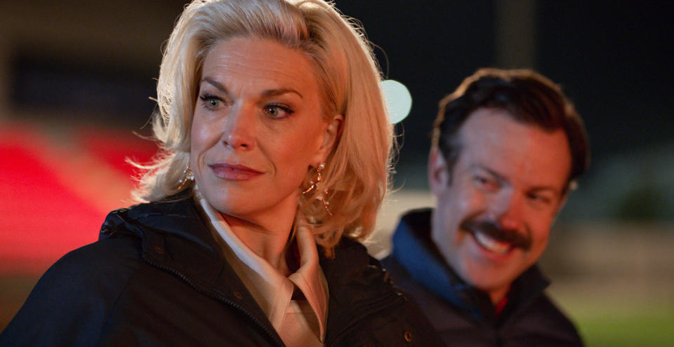 Hannah Waddingham and Jason Sudeikis in a scene from the Apple TV+ comedy 