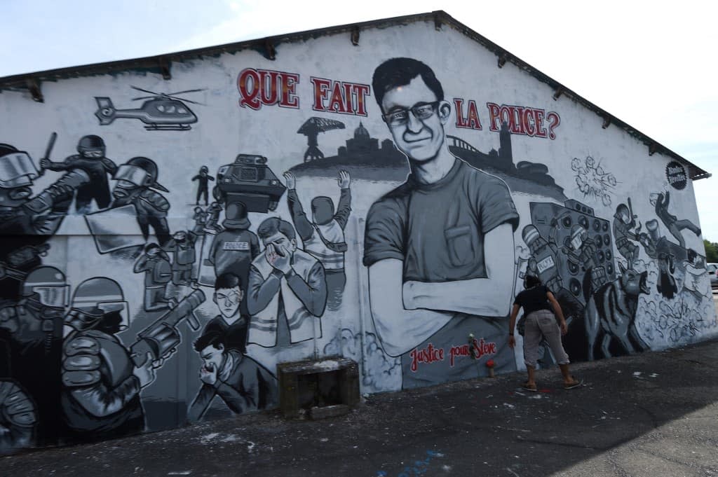 La fresque en hommage à Steve Maia Caniço, disparu après une intervention policière controversée. - Jean-François Monier / AFP