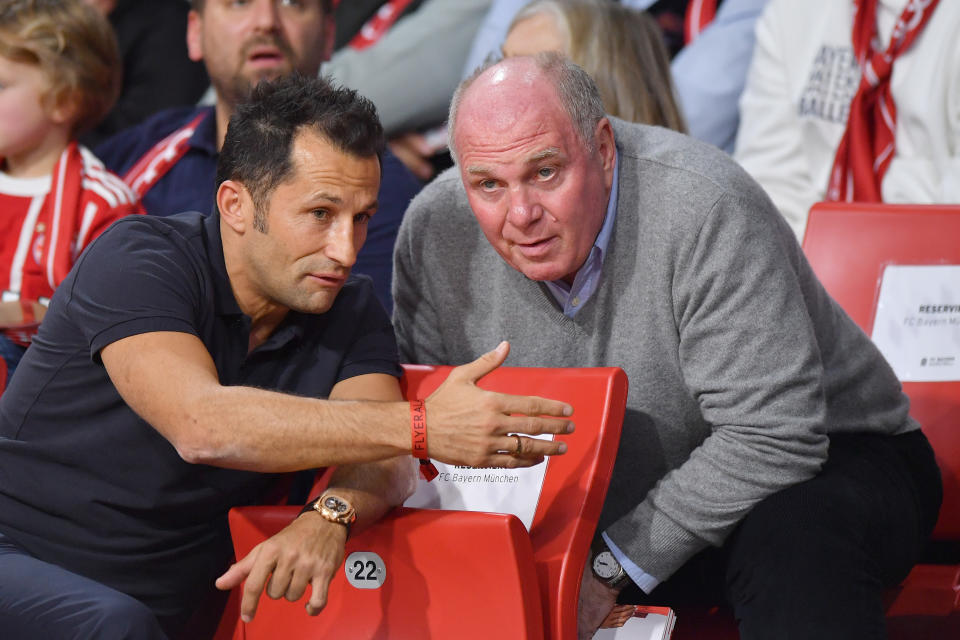 Hasan Salihamidzic und Uli Hoeneß im Gespräch. (Bild: Getty Images)