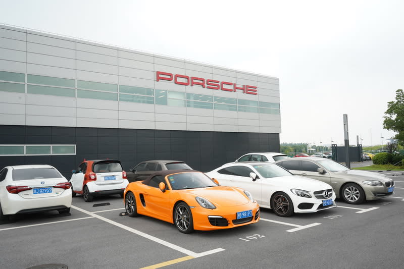 Porsche上海體驗中心就位於知名的上海賽道旁邊