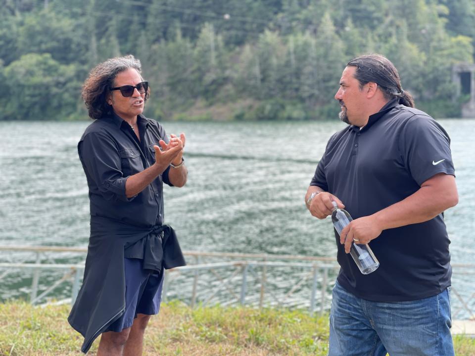 Stevie Salas speaking with a Yurok Tribal Leader. (James Burns)