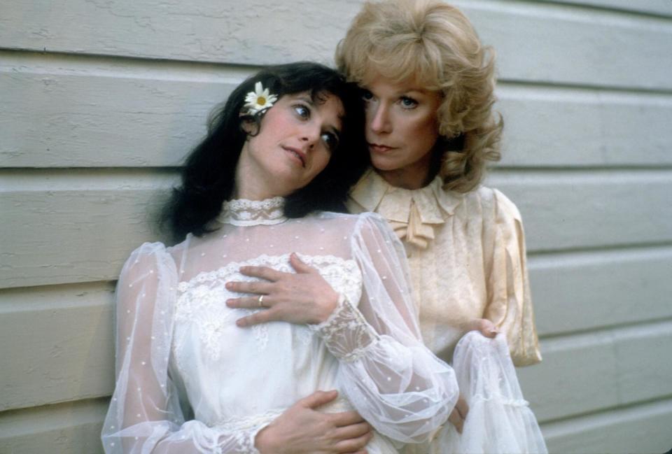 PHOTO: Debra Winger and Shirley MacLaine appear in the 1983 film 'Terms of Endearment.' (Images Press/Getty Images, FILE)