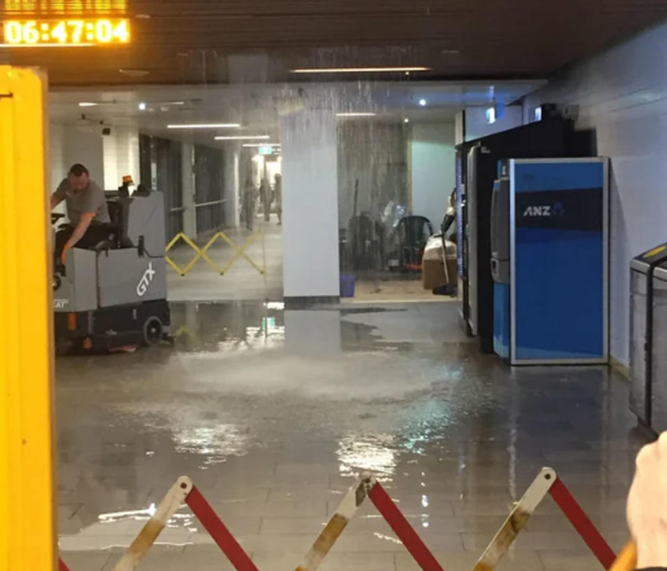 Rain at Town Hall railway station. Source: Reddit/ sumpeeps