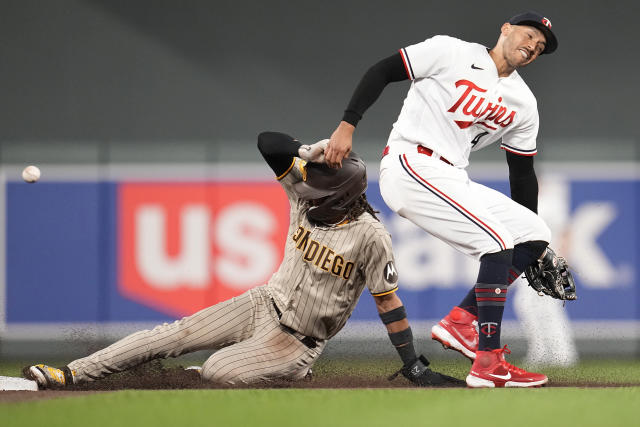 Struggling Correa hears, understands boos after Twins loss - CBS Minnesota