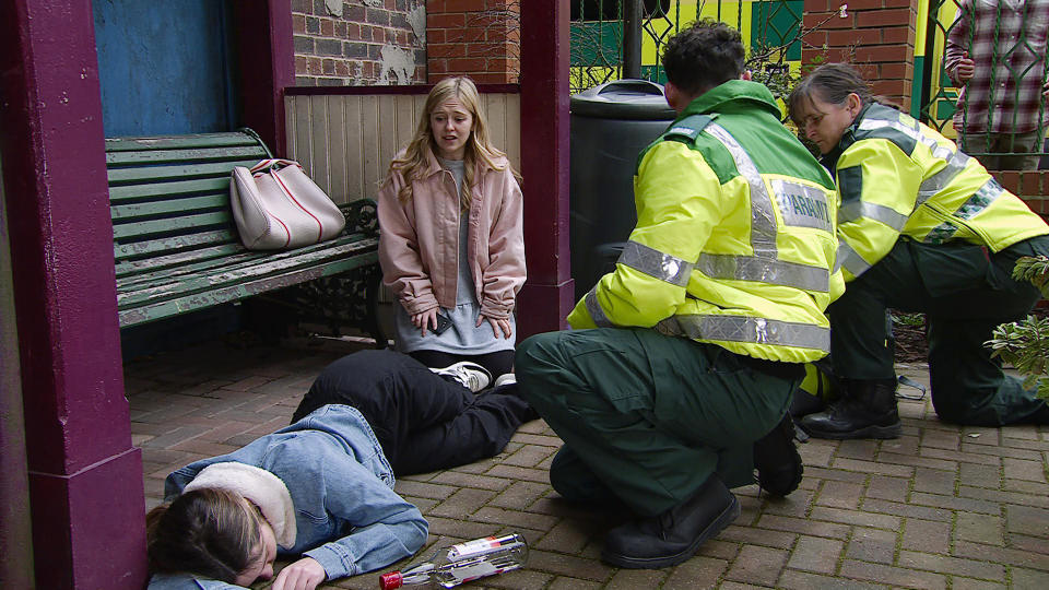 FROM ITV

STRICT EMBARGO - No Use Before Tuesday 18th April 2023

Coronation Street - Ep 1093839

Wednesday 26th April 2023

On the street, Aaron [JAMES CRAVEN] squares up to Aadi Alahan [ADAM HUSSAIN] and the pair start to scrap but they stop when they see an ambulance arrive and Summer Spellman [HARRIET BIBBY] explains to the paramedic she found Amy Barlow [ELLE MULVANEY] unconscious.

Picture contact - David.crook@itv.com

Photographer - Danielle Baguley

This photograph is (C) ITV and can only be reproduced for editorial purposes directly in connection with the programme or event mentioned above, or ITV plc. This photograph must not be manipulated [excluding basic cropping] in a manner which alters the visual appearance of the person photographed deemed detrimental or inappropriate by ITV plc Picture Desk. This photograph must not be syndicated to any other company, publication or website, or permanently archived, without the express written permission of ITV Picture Desk. Full Terms and conditions are available on the website www.itv.com/presscentre/itvpictures/terms
