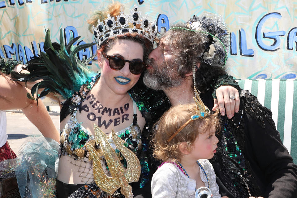 Amanda Palmer, Neil Gaiman, and Anthony Gaiman attend the 2018 Coney Island Mermaid Parade on June 16, 2018 in New York City.  (Photo by Taylor Hill/Getty Images)