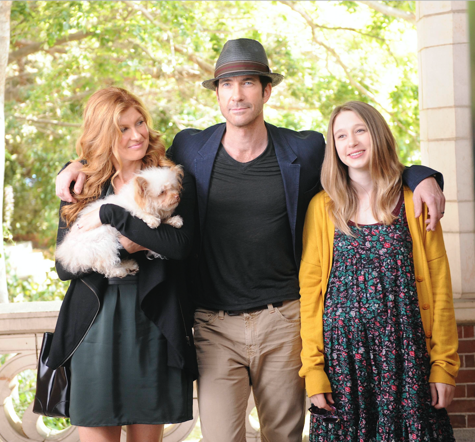 connie britton as vivien harmon, dylan mcdermott as ben harmon, taissa farmiga as violet harmon, american horror story murder house