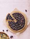 <p>Découvrir la recette de la <a href="https://www.elle.fr/Elle-a-Table/Recettes-de-cuisine/Tarte-raisin-ricotta-3720478" rel="nofollow noopener" target="_blank" data-ylk="slk:tarte raisin – ricotta;elm:context_link;itc:0;sec:content-canvas" class="link ">tarte raisin – ricotta</a></p><br>