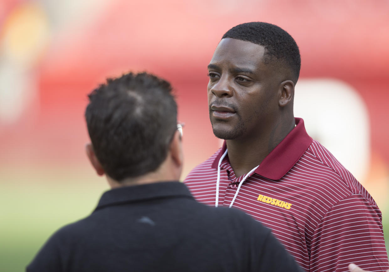 LANDOVER, MD - AUGUST 15: Former Washington Redskins running back Clinton Portis looks on from the sidelines prior to the NFL preseason game between the Cincinnati Bengals and Washington Redskins on August 15, 2019, at FedEx Field in Landover, MD. (Photo by Lee Coleman/Icon Sportswire via Getty Images)