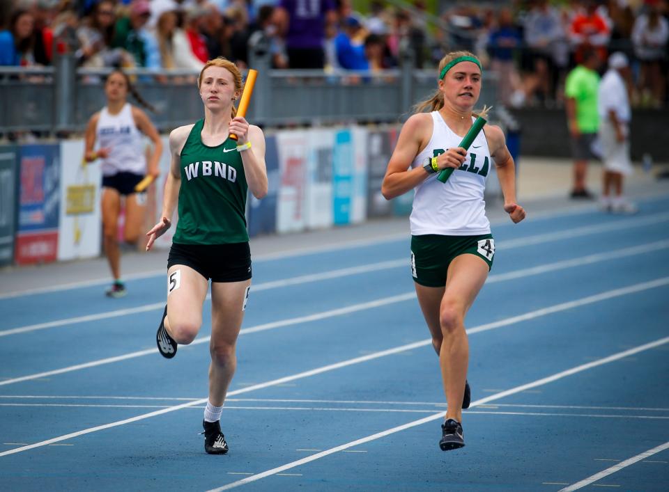 West Burlington competes in the Class 3A girls 4x200 during the 2022 Iowa high school track and field state championships at Drake Stadium in Des Moines Friday, May 20, 2022.